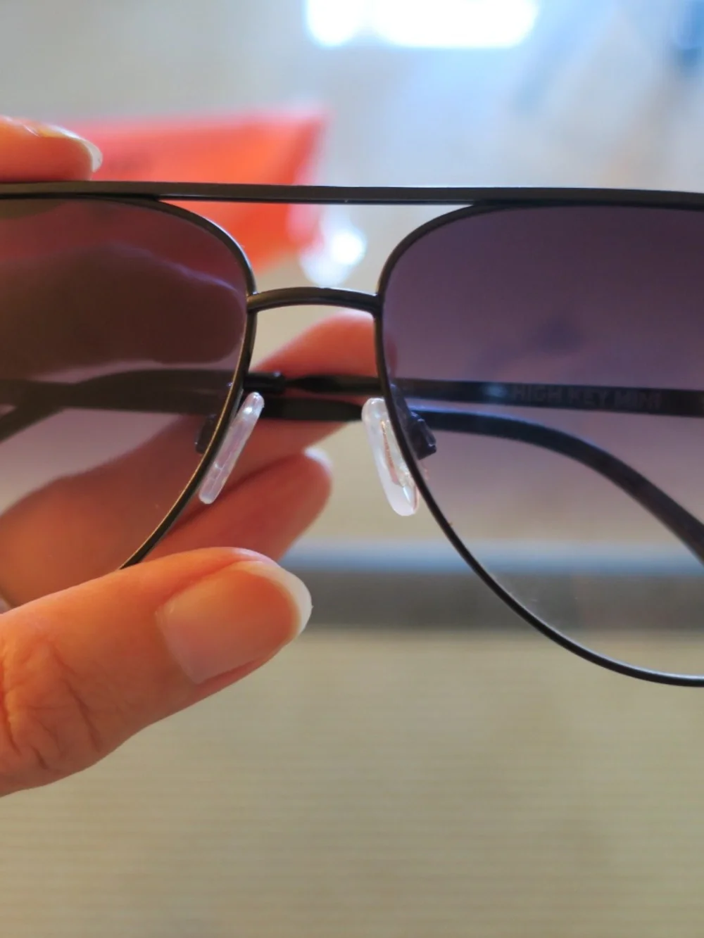 Quay High Key Mini - Picture 3 of 11